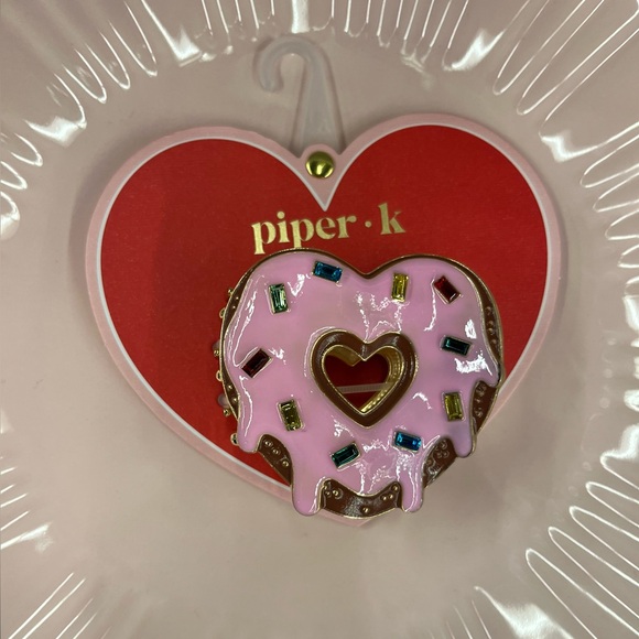 NWT ⚜️💖⚜️ Piper K Pink Heart Doughnut with Sprinkles Metal Hair Claw Clip - Picture 4 of 9
